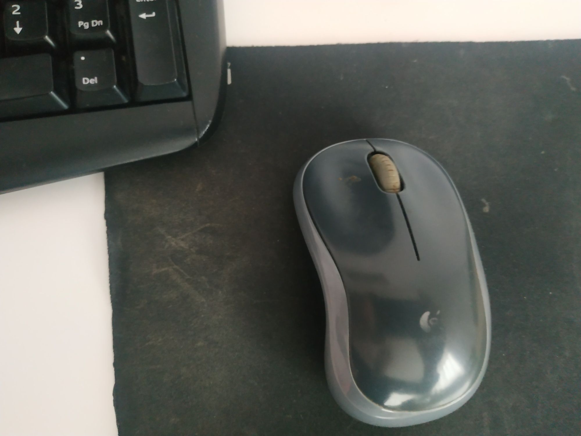 Комп'ютер взборі з монітором 19" клавіатура і мишка Logitech