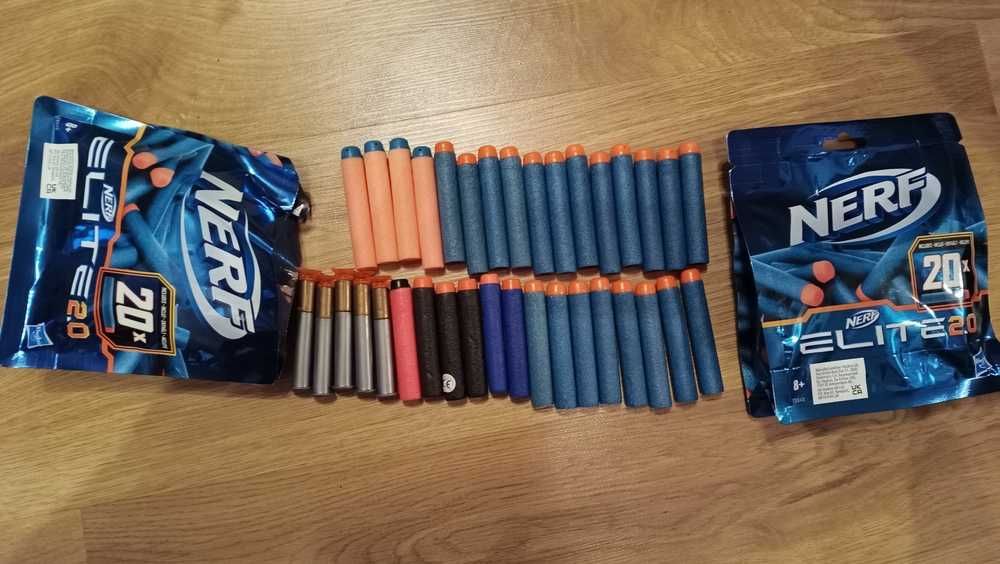 Pistolet Nerf z tarczą i kompletem strzałek