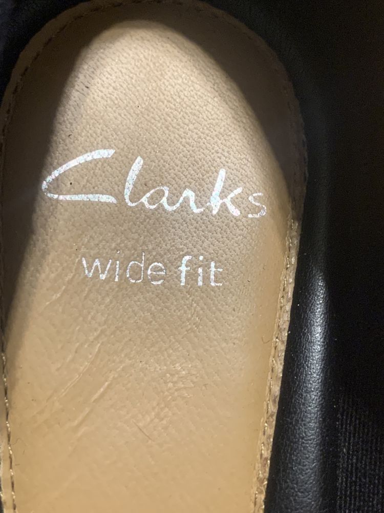 Классические женские туфли 38,5 Clarks