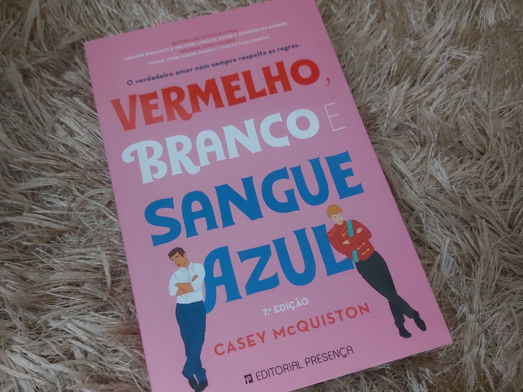 "Vermelho, Branco e Sangue Azul", Casey McQuiston - Novo