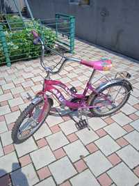 Велосипед подростковый от 6-9 лет.