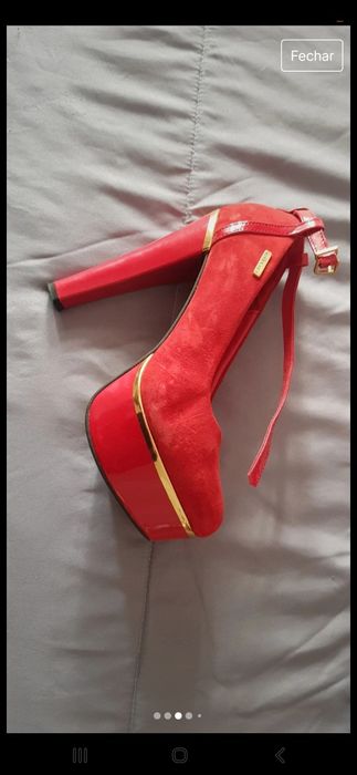 Sapatos salto alto