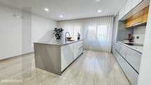 Apartamento T4 Duplex + Moradia T2 com terreno