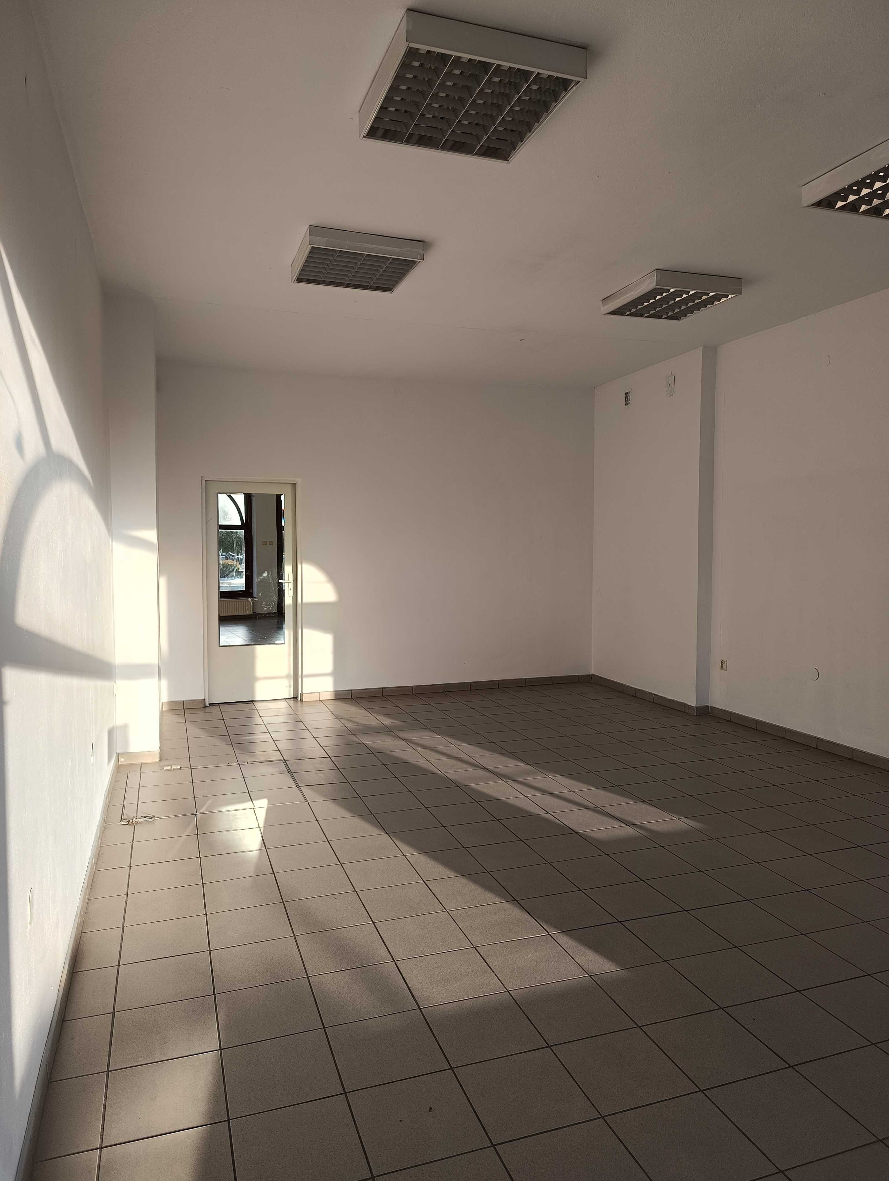 Lokal 44 m² z witryną – centrum Janowa Lubelskiego, Wesoła 15