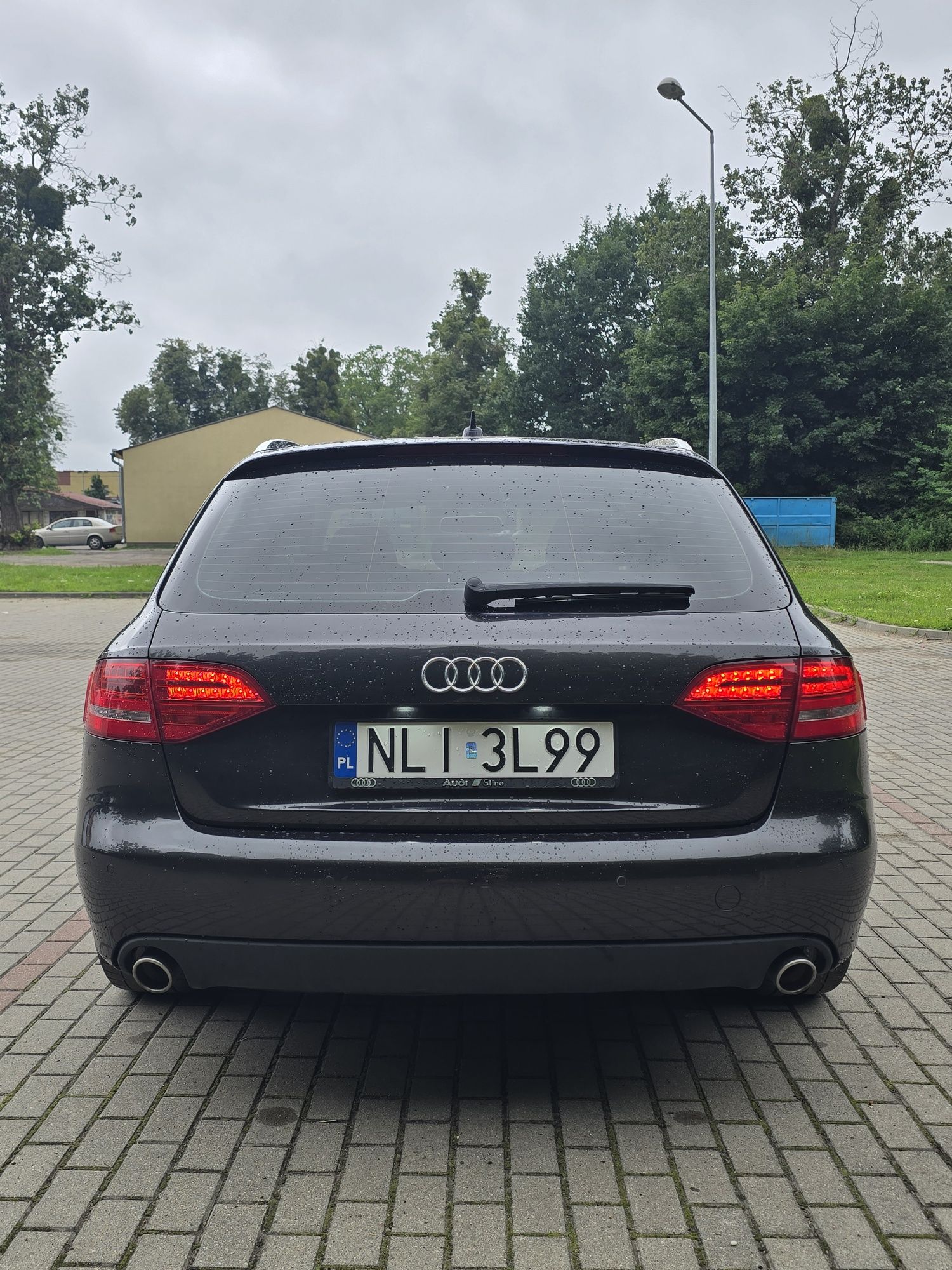 Audi a4b8 2010r 2.7V6