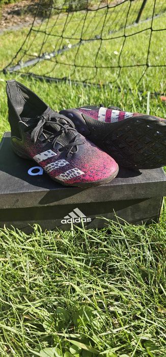 Buty piłkarskie Adidas Predator Freak.3 TF, roz. 34