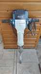 Młot wyburzeniowy Bosch GSH 27 VC Professional + 2 dłuta