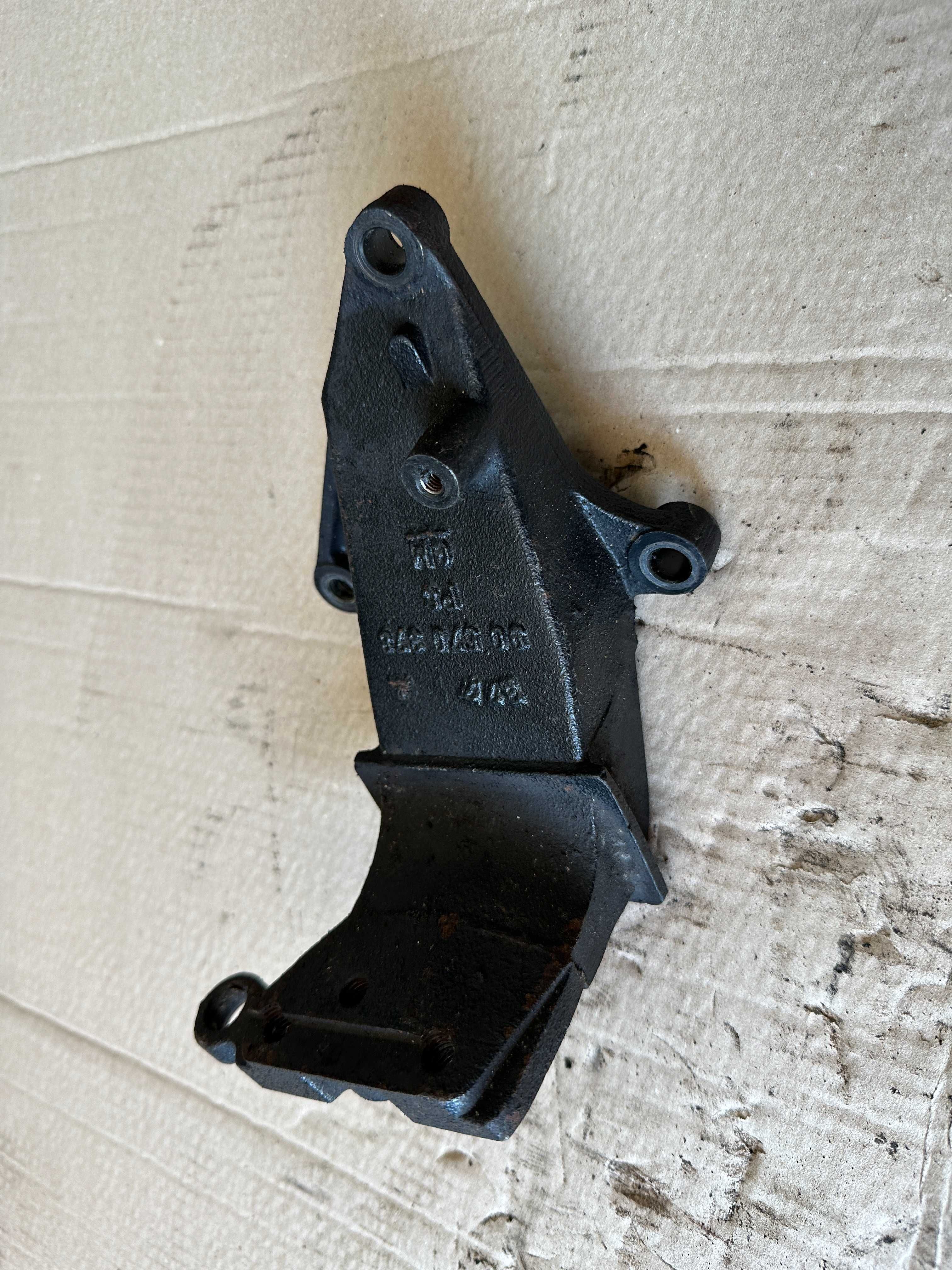 Кронштейн двигуна opel astra g, zafira a,vectra b 90570378