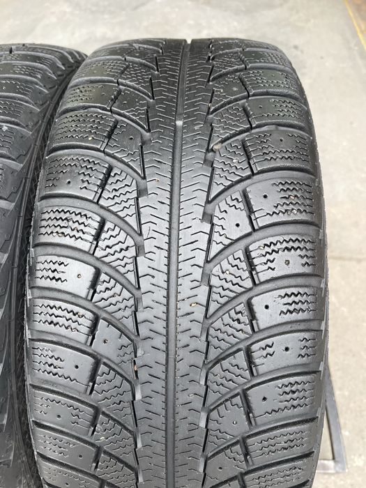 Шини зимові R16 205 55 Gislaved Склад Осокорки RLX