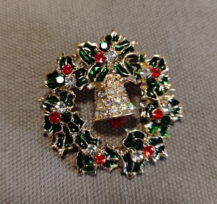 Świąteczna broszka wieniec ze złotym dzwonkiem nowa