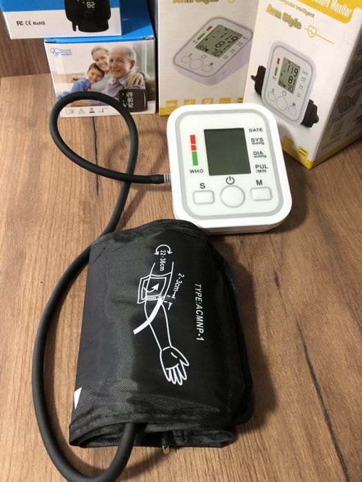 тонометр автоматический  з індикатором на зап'ястя від акумулятора