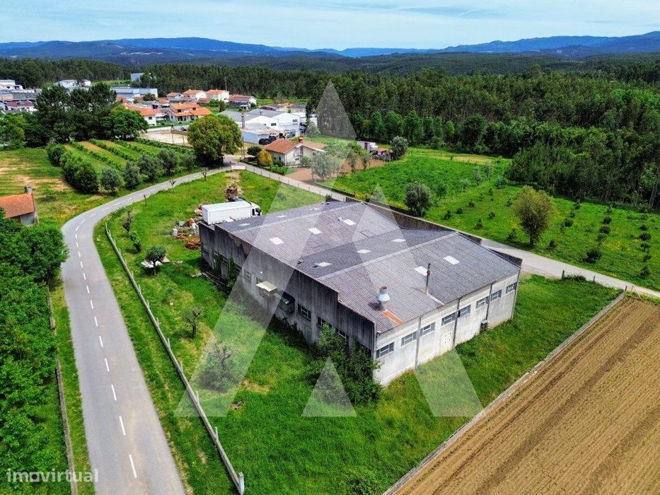 Armazém para Indústria em Macinhata do Vouga - Águeda