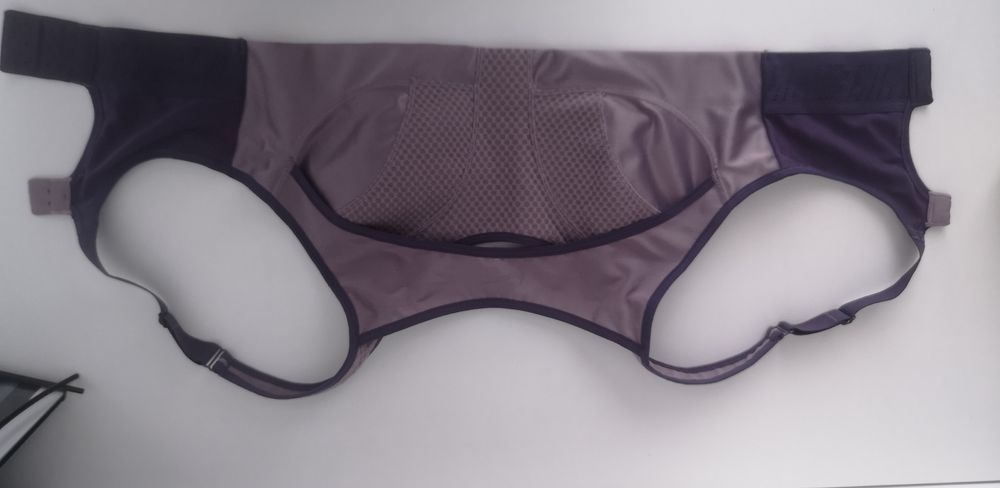 Продам топ жіночий  NIKE