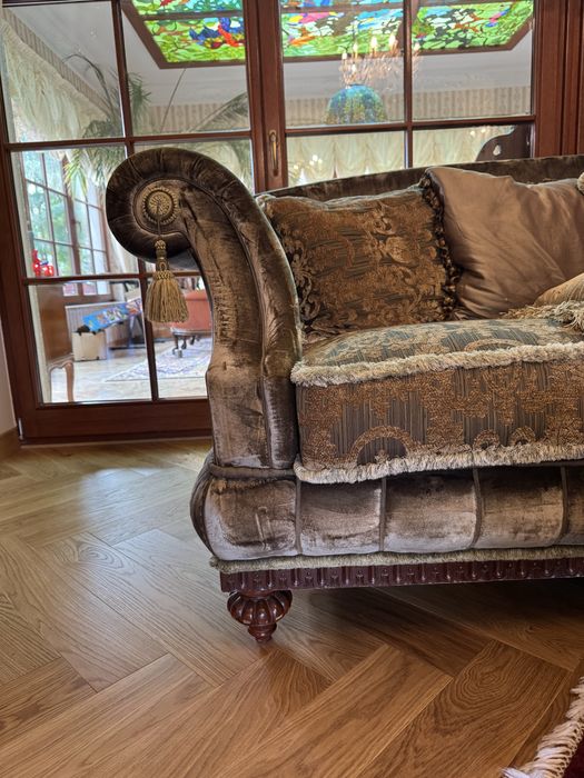 Stylowa sofa i dwa fotele – klasyczny zestaw, stan idealny