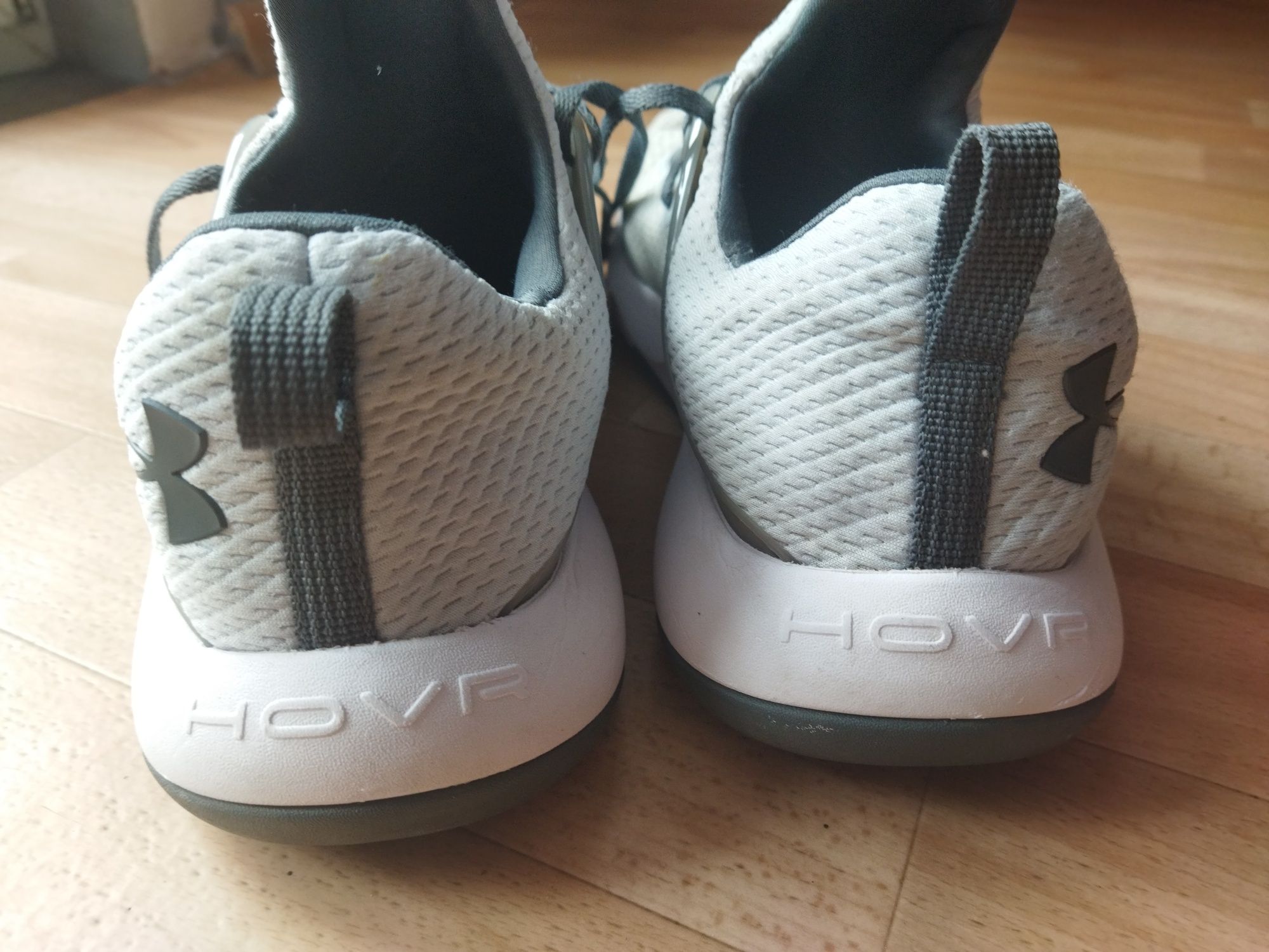 Buty męskie treningowe sportowe Under Armour Hovr r. 42,5