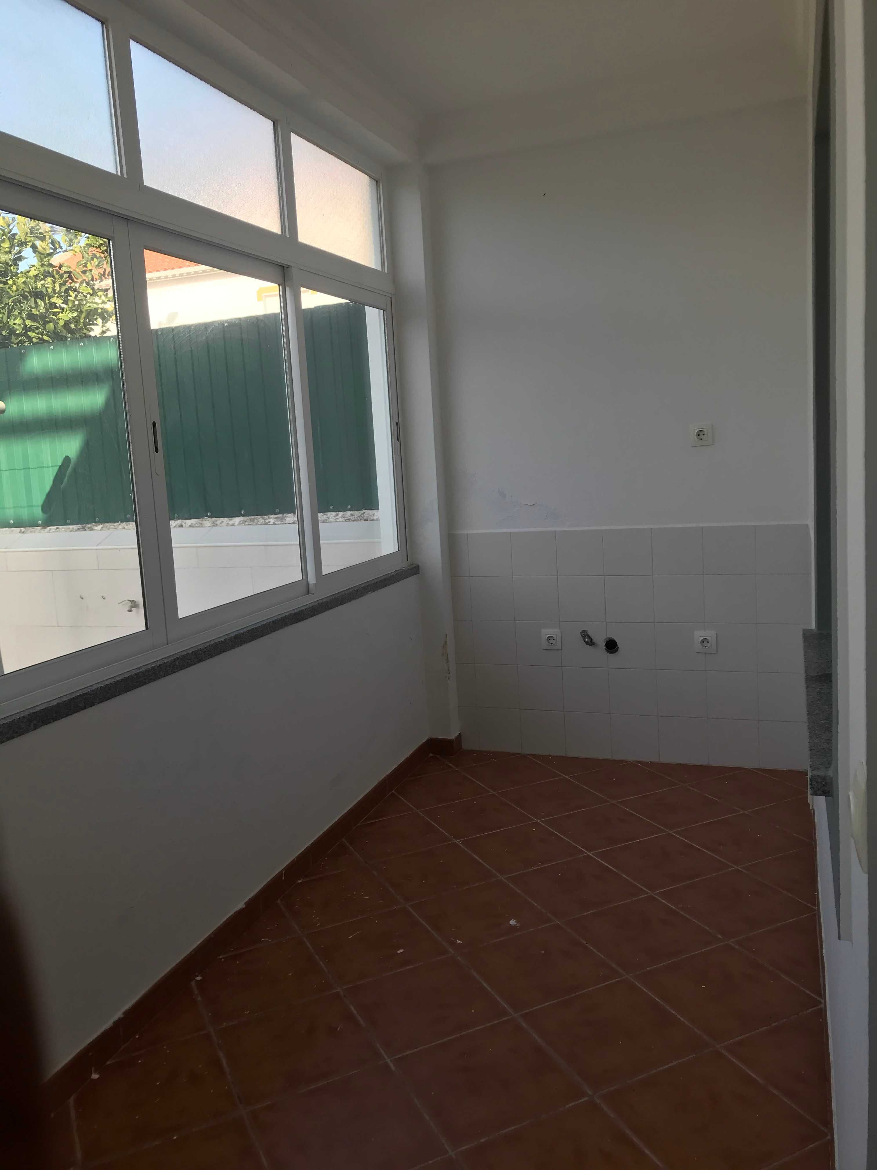 Arrendar T2 com quintal na nossa Sra. da Saúde