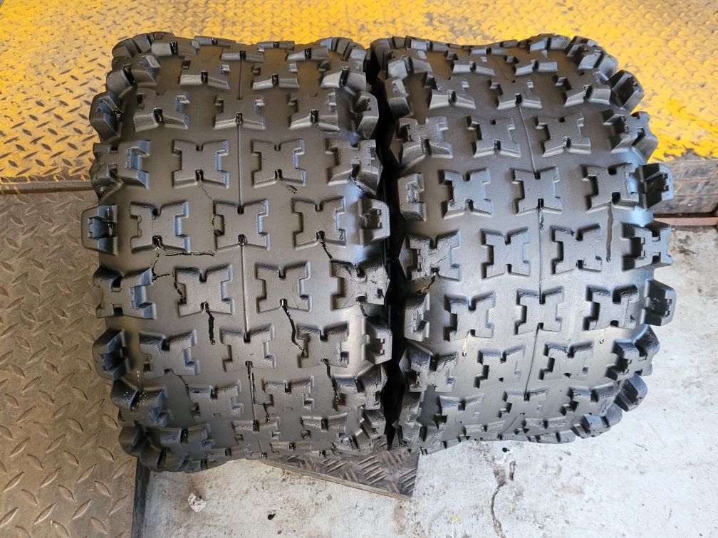 ## Maxxis Razr 2 22x11-9 quad ##