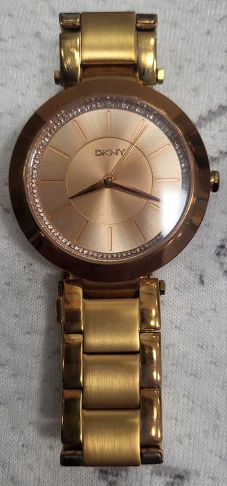 Наручные женские часы