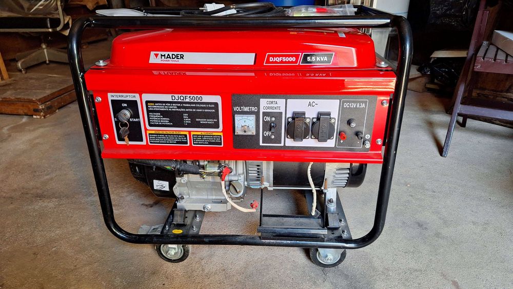 Gerador a Gasolina. 5,5 KVA. COMO NOVO!