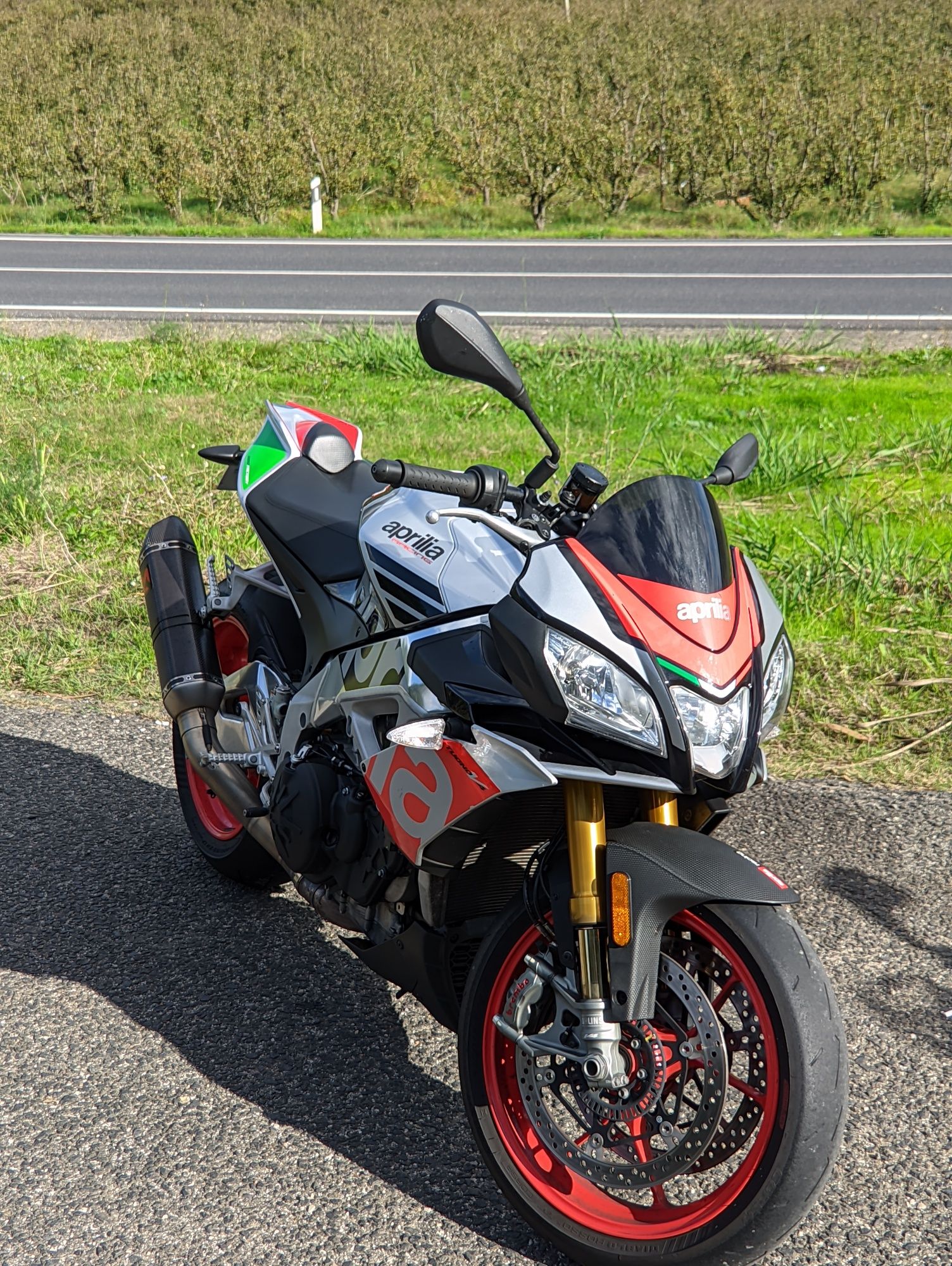Aprilia Tuono V4 1100 Factory - Akrapovic + ECU Racing