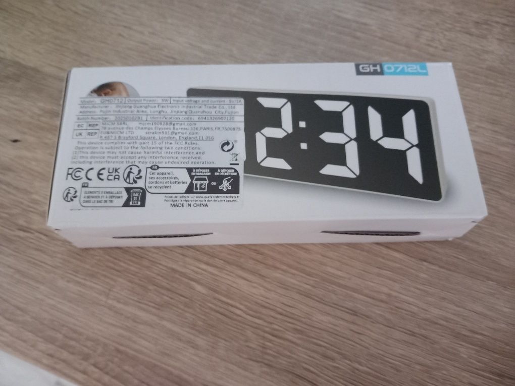 Nowy zegar cyfrowy LED GH0712L. duży wyświetlacz, automatyczne ściemni