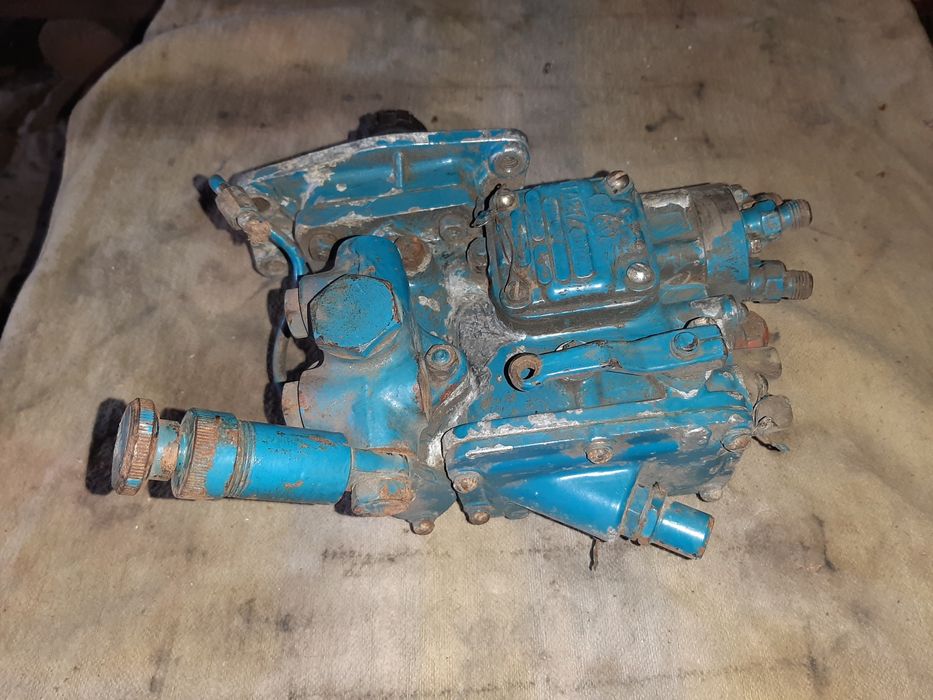 Паливний насос високого тиску трактора  Т-40