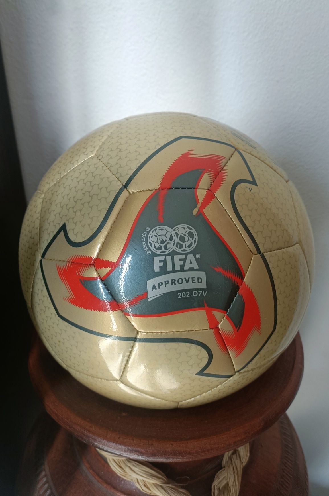 Bola Adidas Fevernova FIFA Mundial 2002