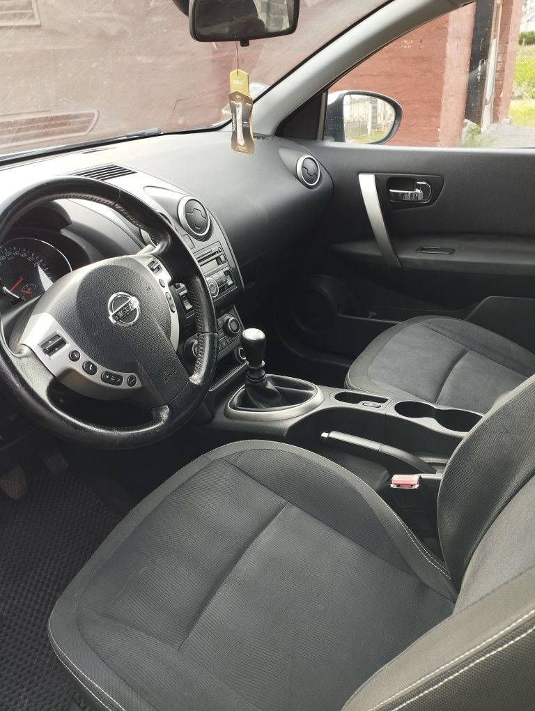 Продам Nissan QAHSQAI+2