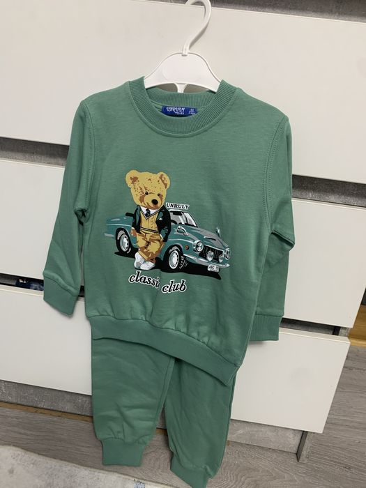 Одежа дитяча.Костюми.кофти,лосіни.Продам все оптом по гарній ціні.