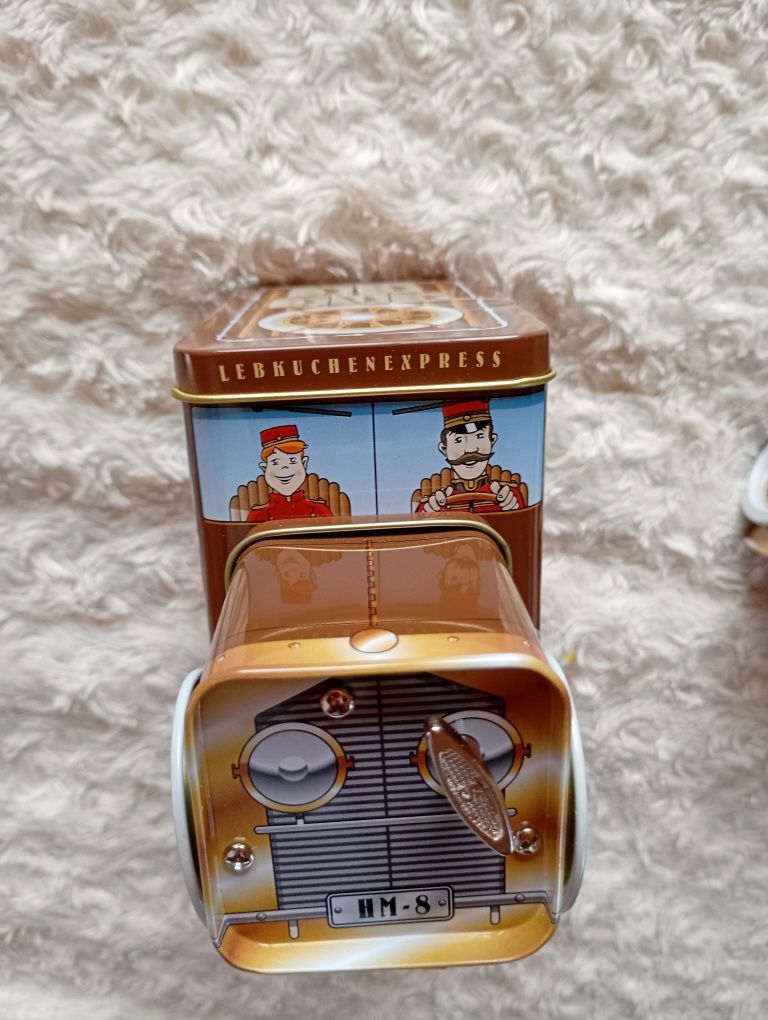 Puszka samochód auto pozytywka