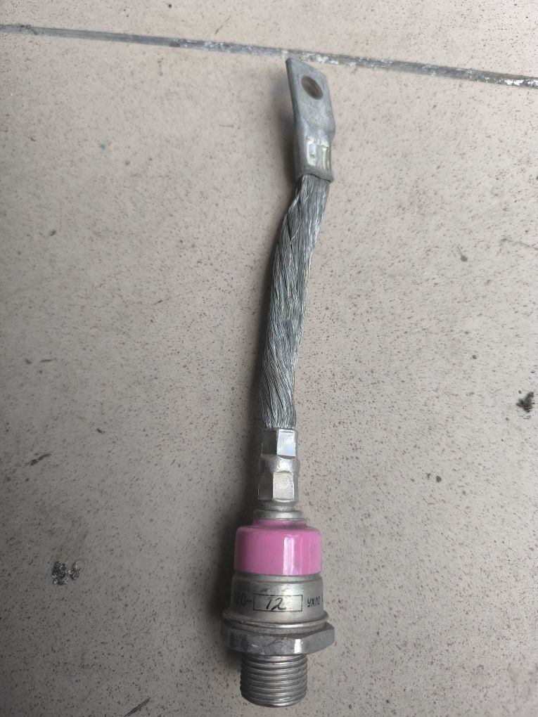 Dioda prostownicza D 161-320 produkcji CCCP