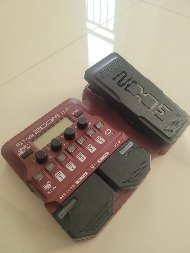 Педаль басовий процесор Zoom B1X FOUR