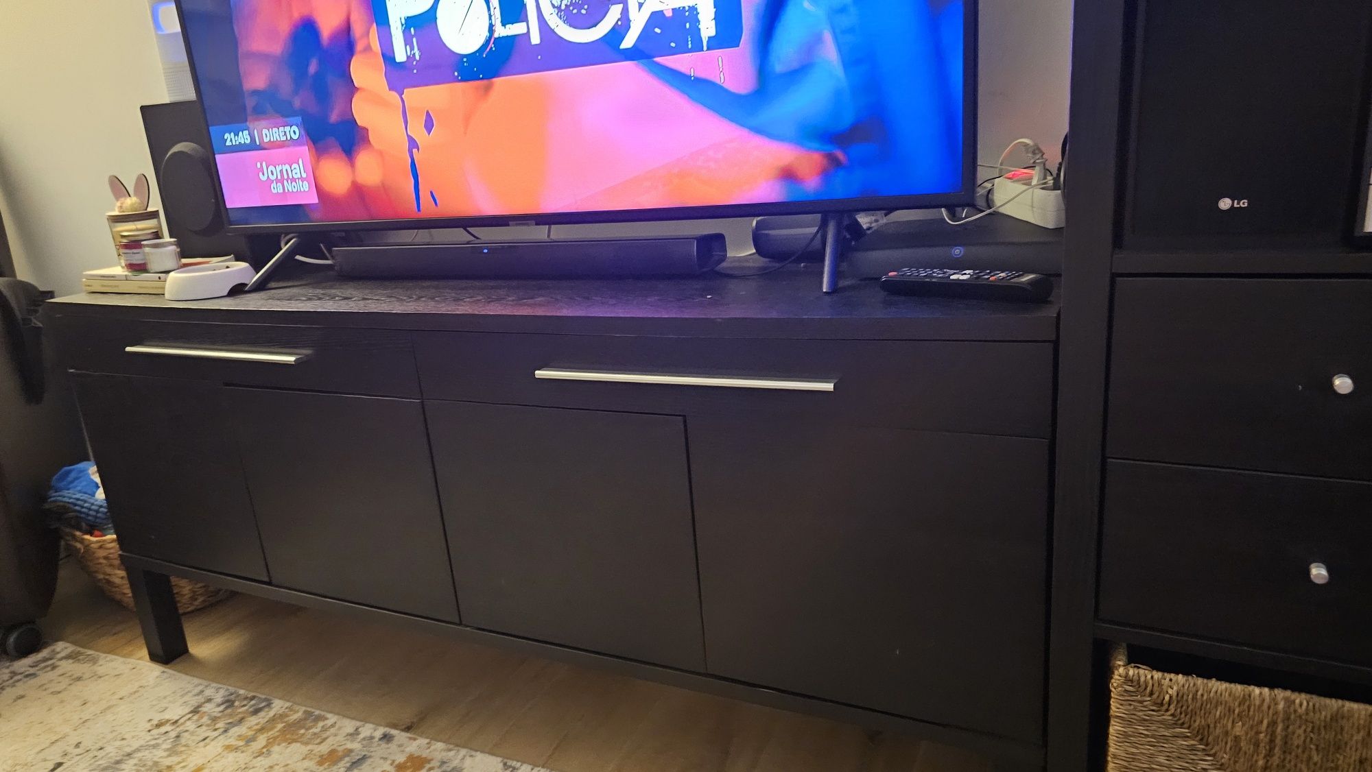 Vendo móvel preto