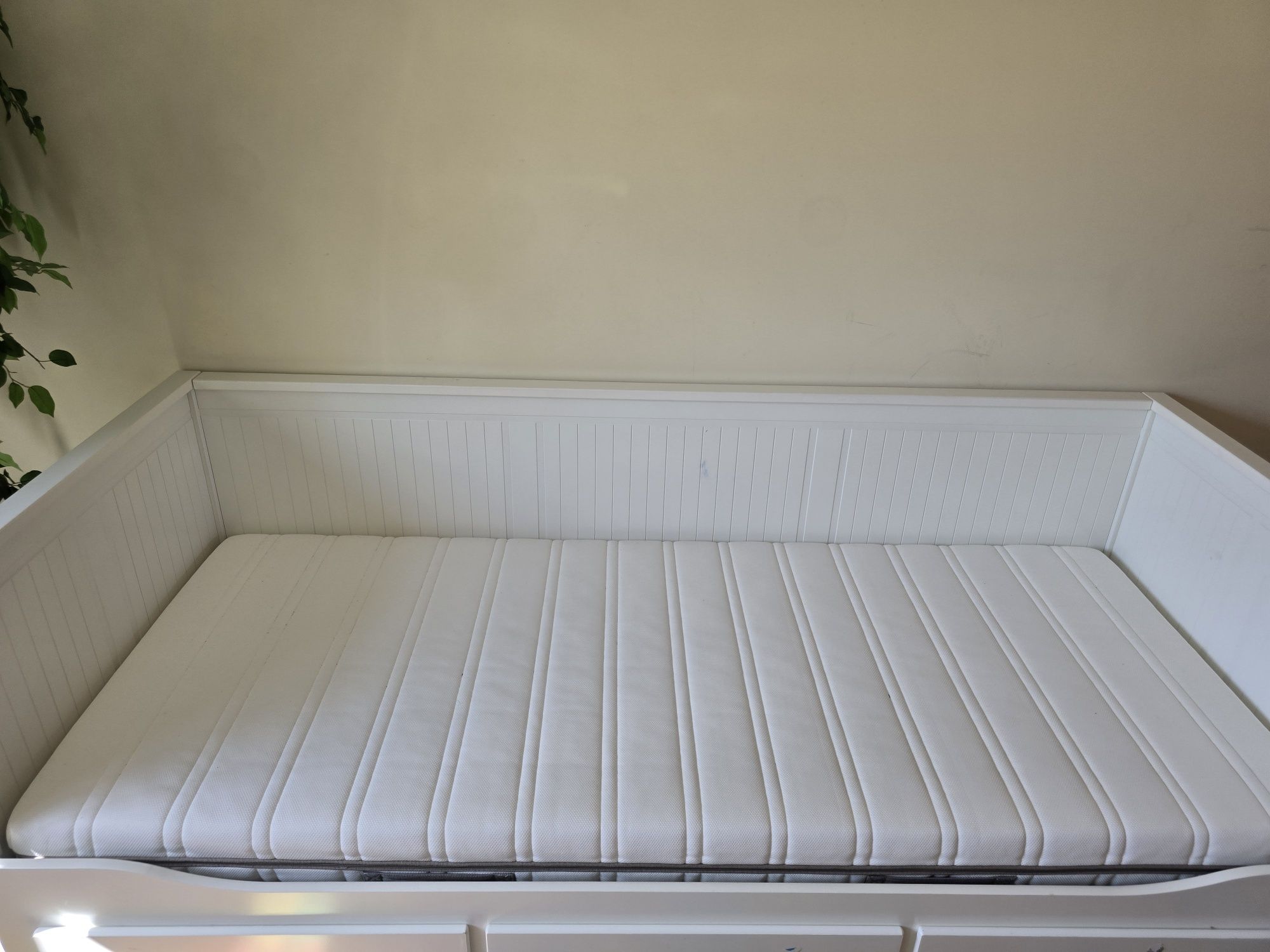 Cama Ikea Hemnes + 2 colchões