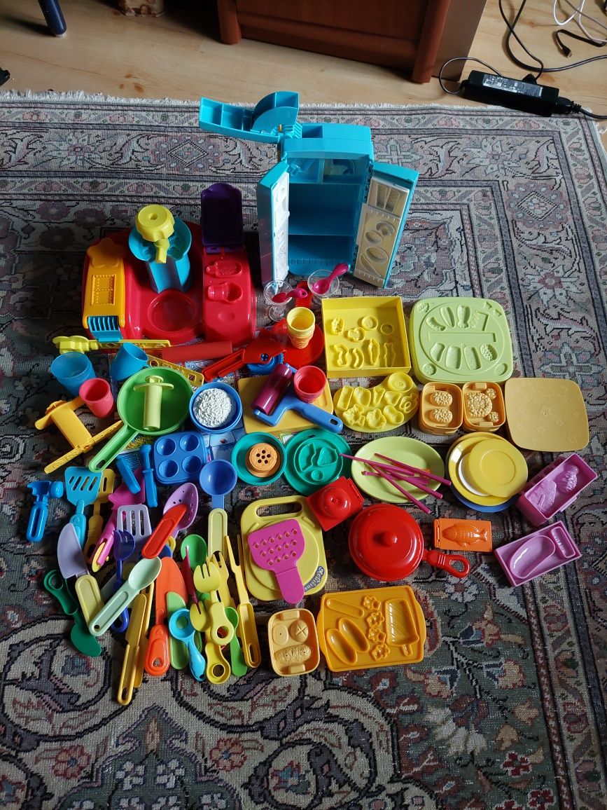 duży zestaw ciastolina Playdooh kuchnia/sushi/kino/pizza