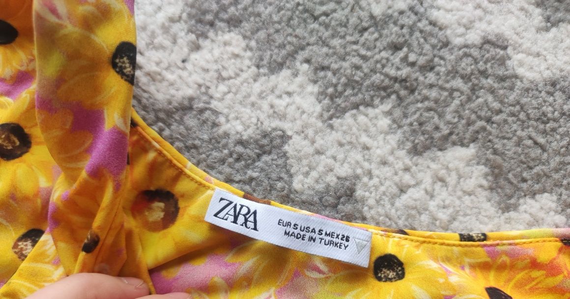 Top crop piękny kwiaty na jedno ramię Zara jak nowy
