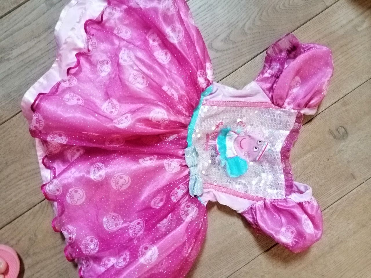 Sukienka na bal świnka Pepa