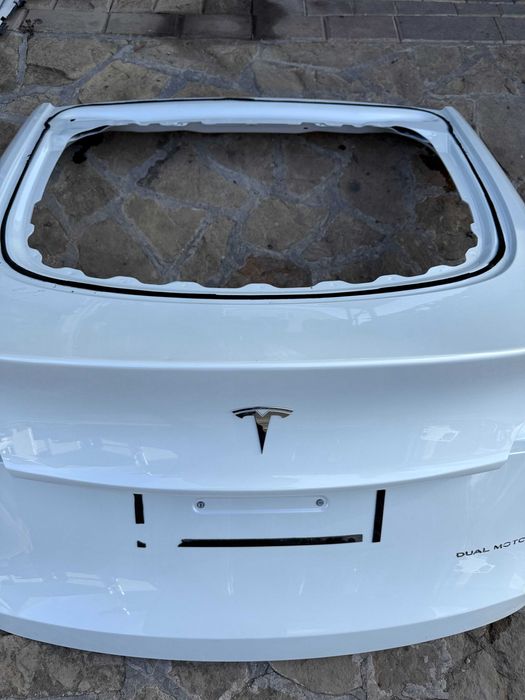 Кришка багажника Tesla Model Y 20-24 ляда кляпа Тесла вайка 2020-2024