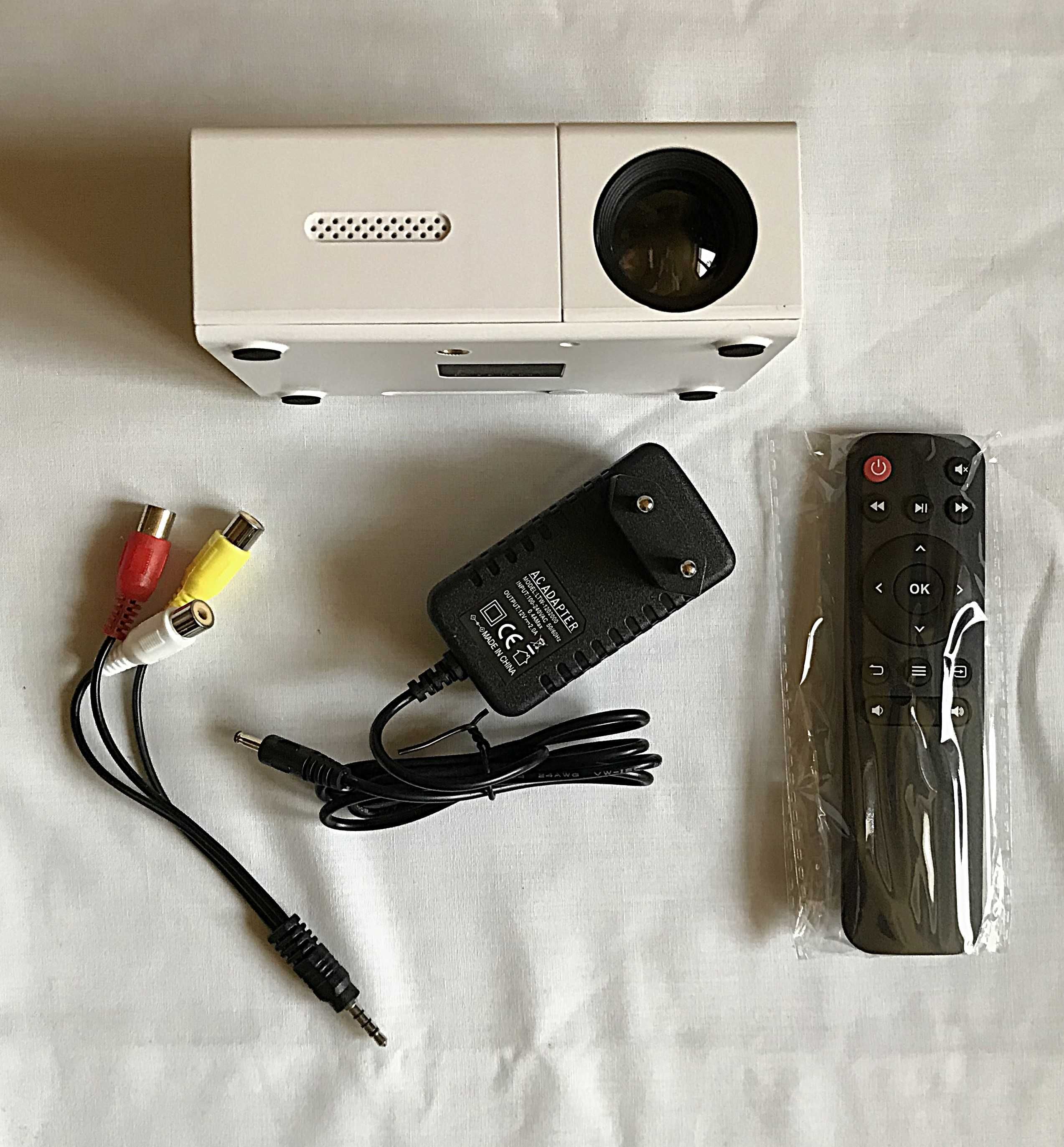projektor led  mini przenośny tft lcd nowy ekran 16 cali gratis
