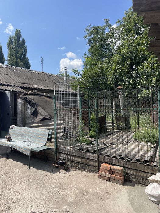 Продам частину будинку по вулиці Народного руху