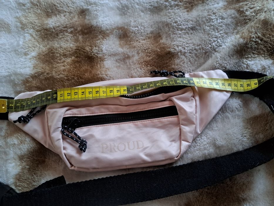 Продам сумочку бананку