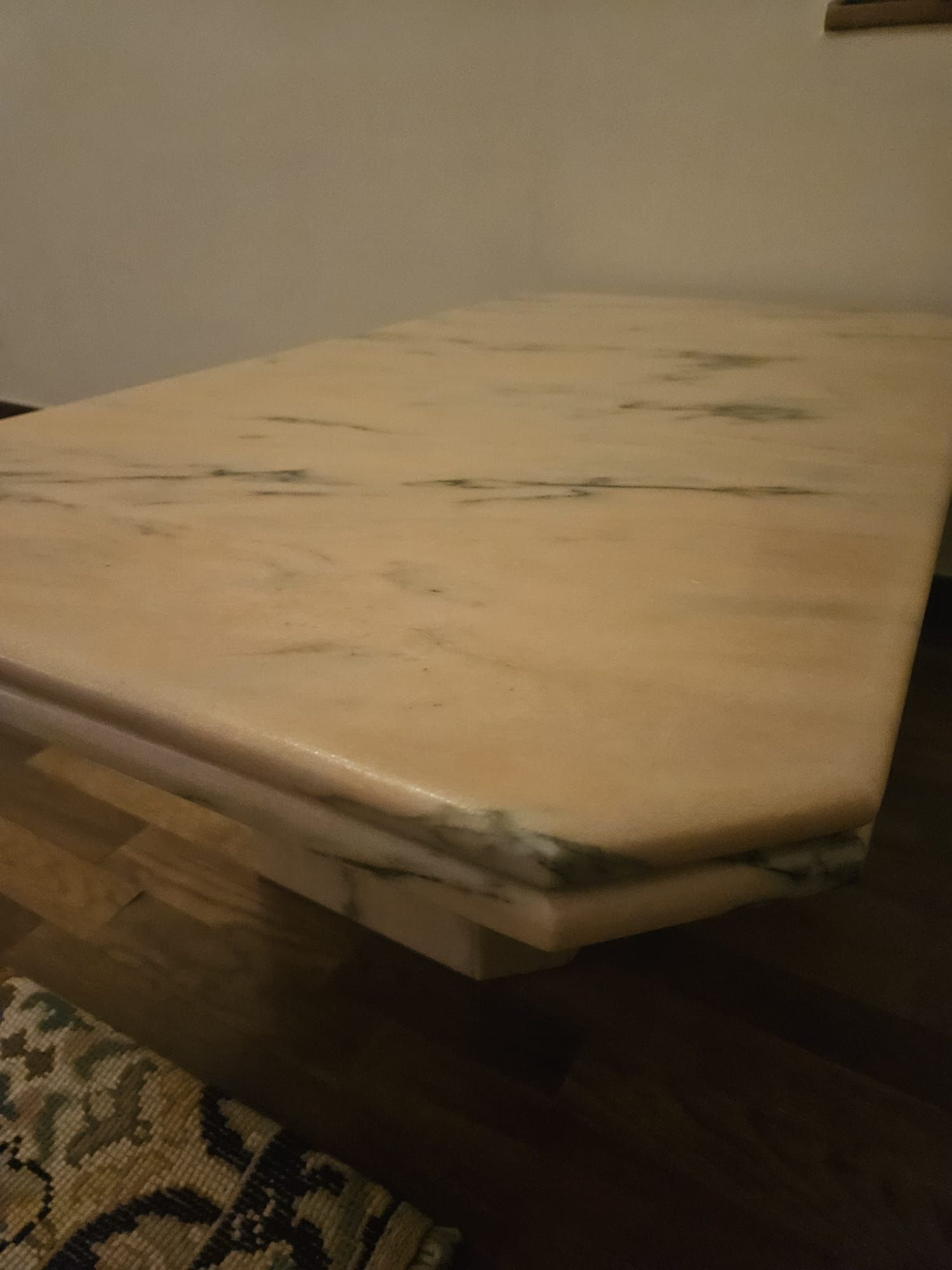 Mesa de Centro em Mármore Rosa