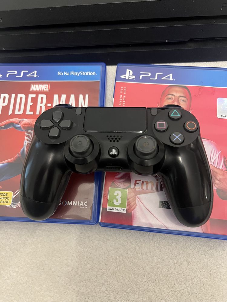 Ps4 pro 1Tb com comado original e