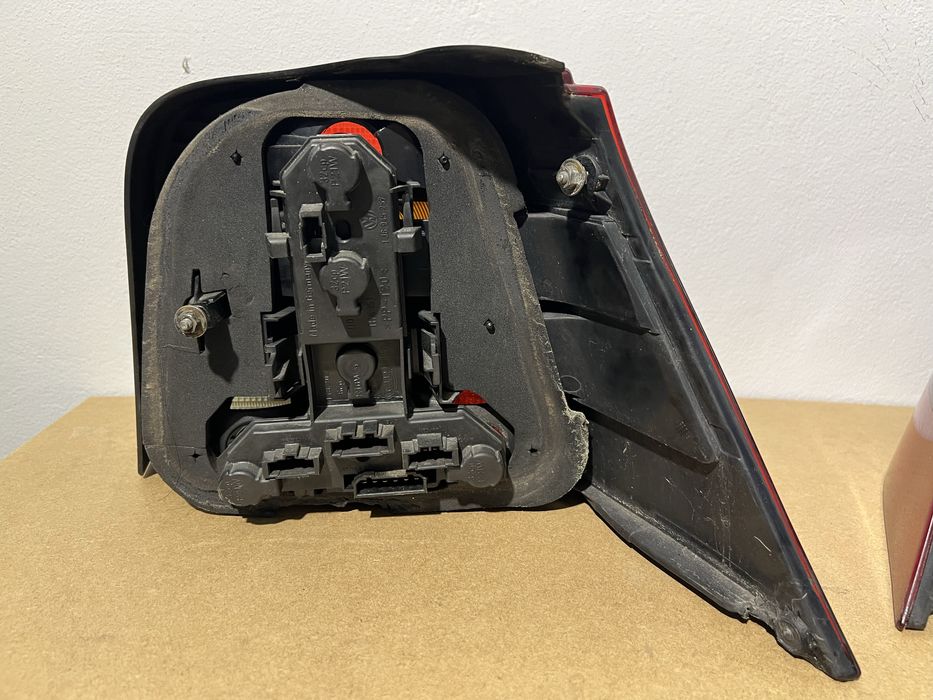 Farolins VW Golf 4 1998 a 2004 - Originais VW / Hella