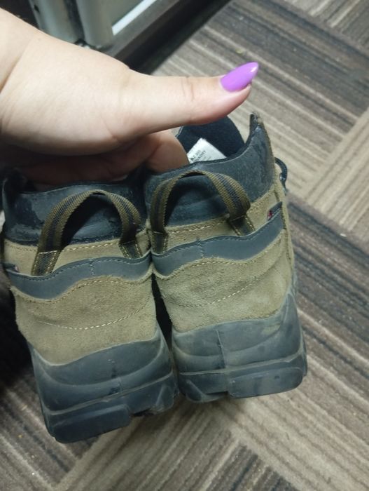 Отдам ботинки ..