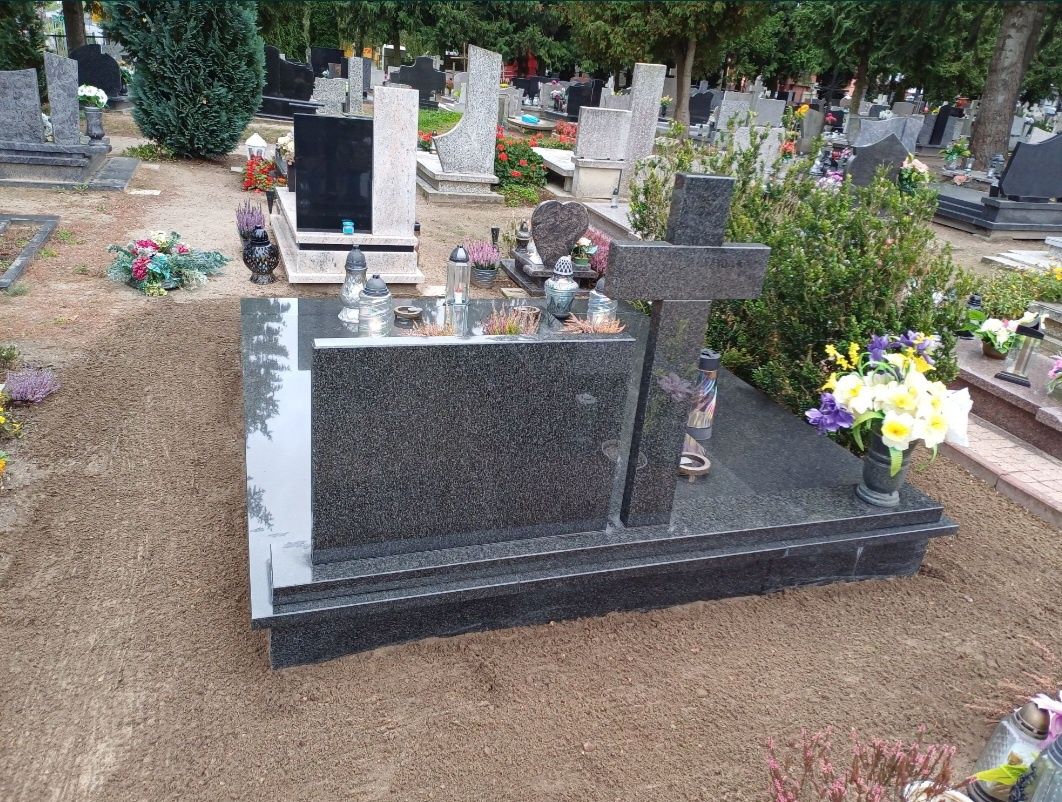 Mycie i sprzątanie pomników, nagrobków na cmentarzach