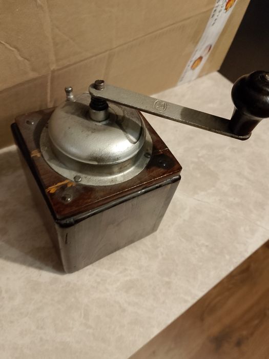 3 stare młynki solniczka