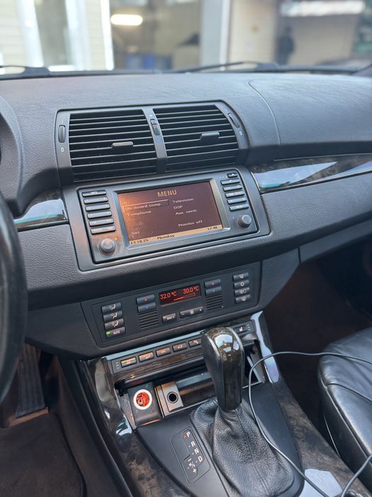 Потужний BMW X5 4.8i, у чудовому стані, реальний пробіг