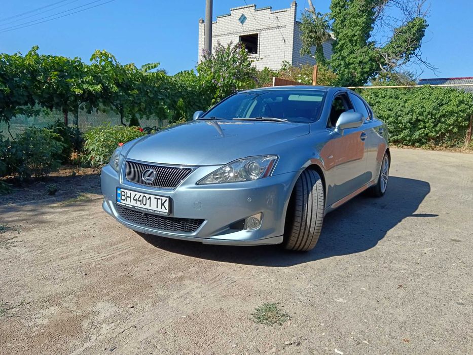 Лексус ис 300 2007год.