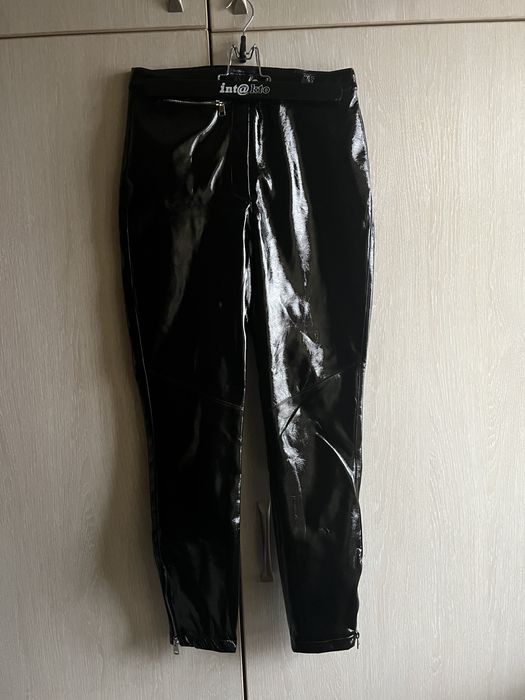 Лакові штани Bershka